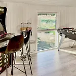 Beautiful In With Kitchen Holiday home