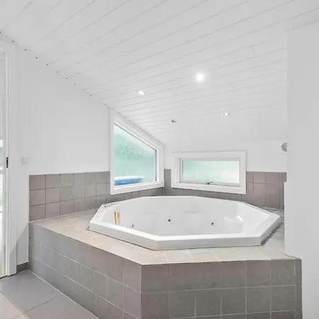 Holiday home Beautiful In With Kitchen