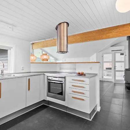 Holiday home Beautiful In With Kitchen